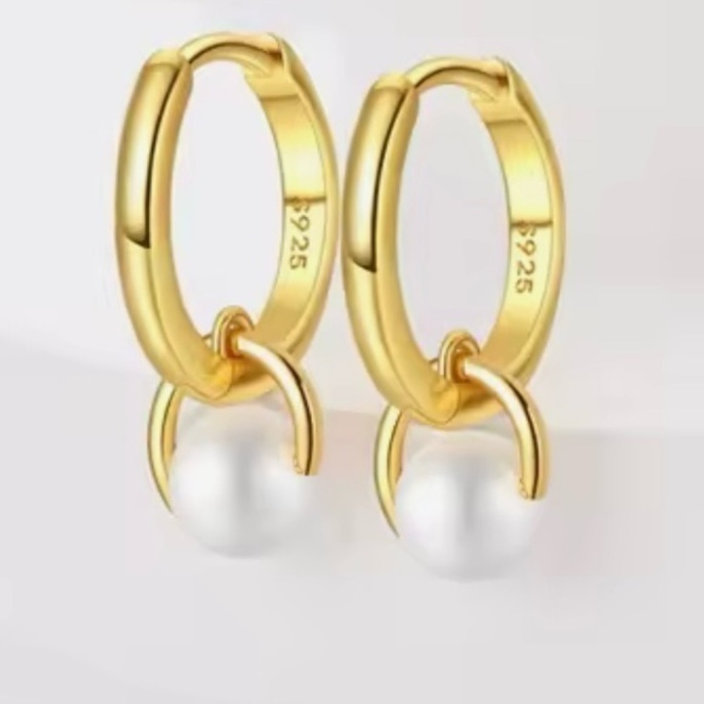 New Minimalistic Gold Hoop Earrings